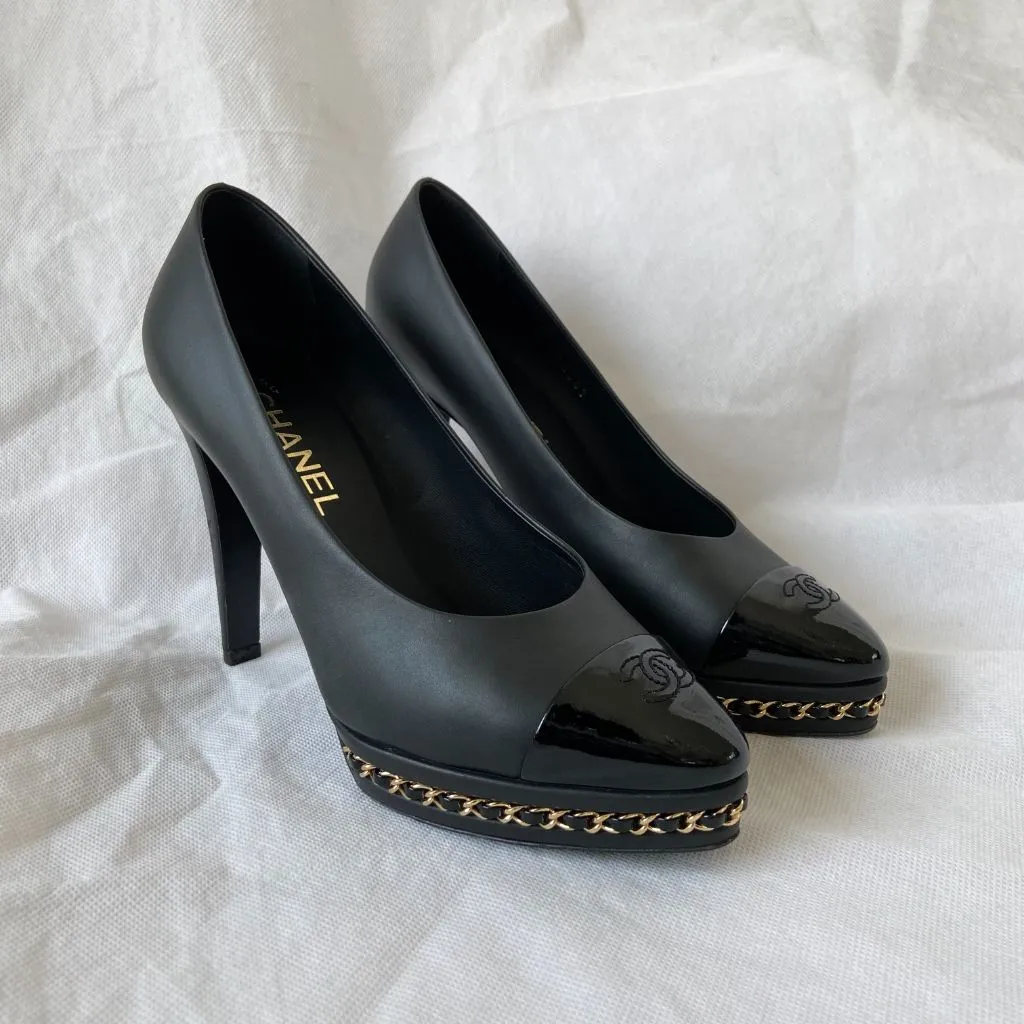 Chanel black patent with chain detail pumps, Women's 38.5 C