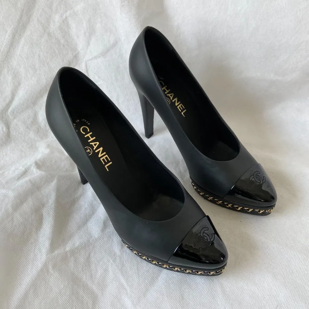 Chanel black patent with chain detail pumps, Women's 38.5 C