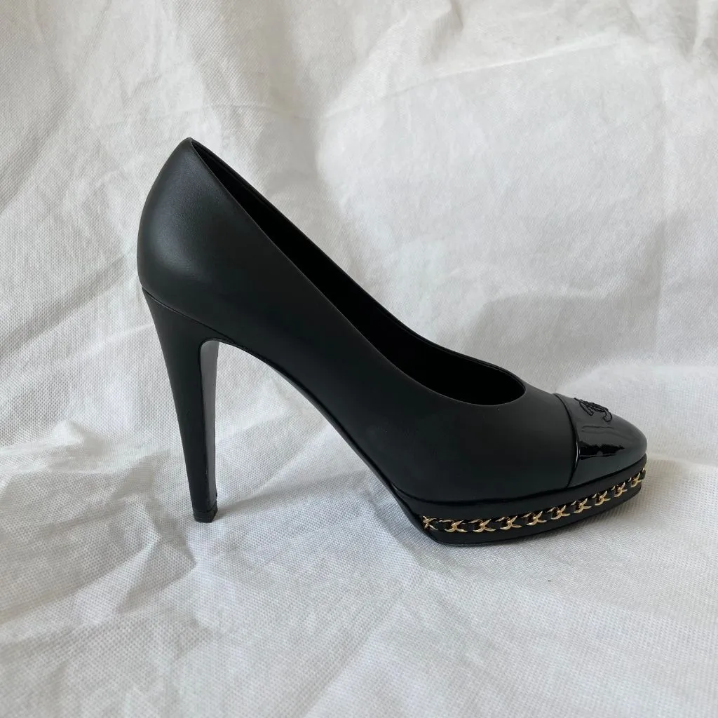 Chanel black patent with chain detail pumps, Women's 38.5 C