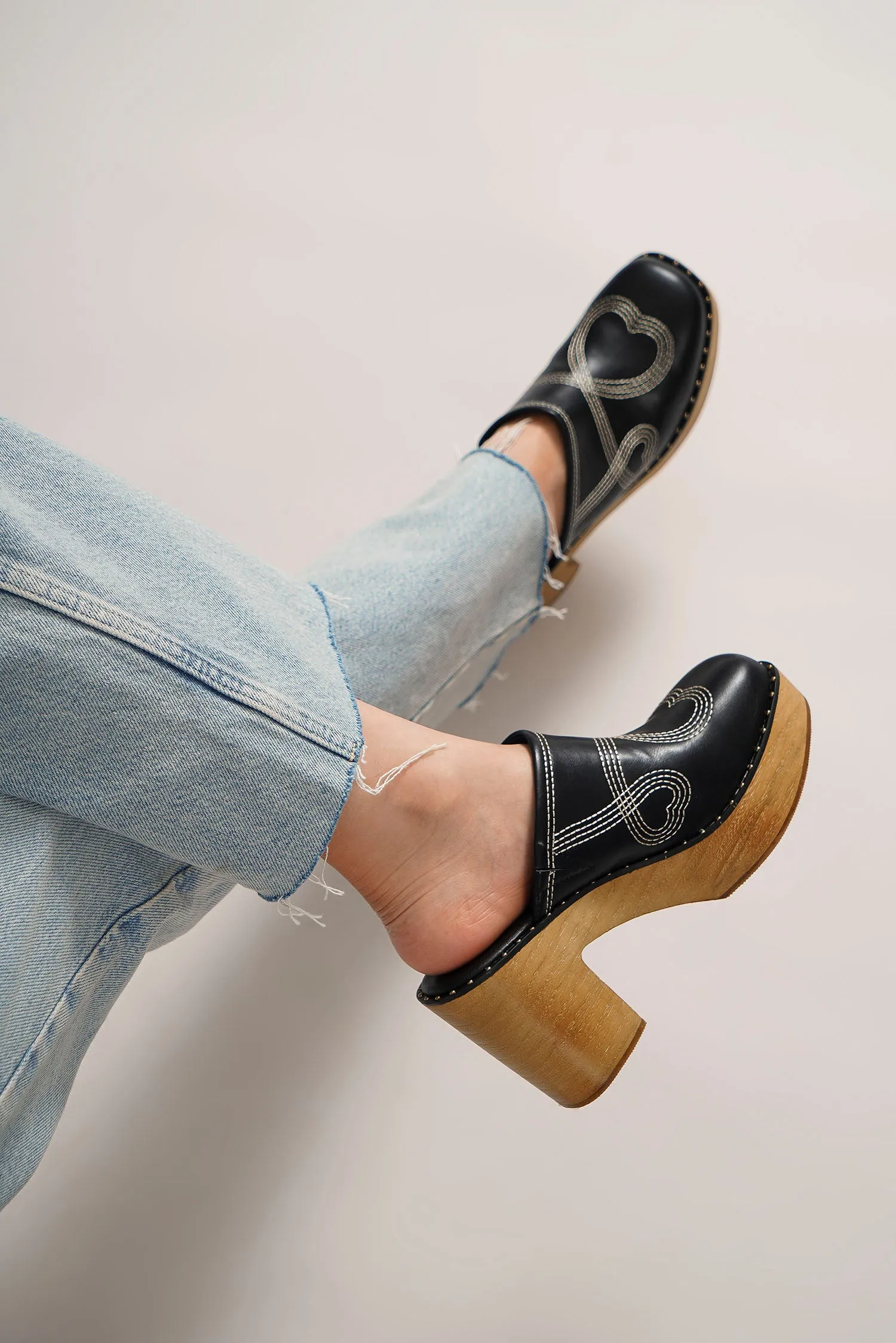 PRESLEY-28 Retro Chic Wooden Platform Clogs